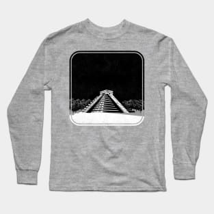 El Castillo Chichen Itza Long Sleeve T-Shirt